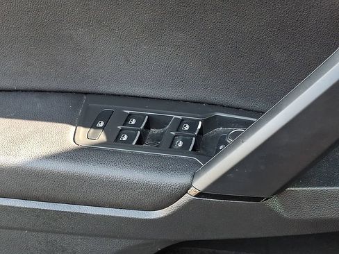 Used 2019 Volkswagen Tiguan SEL AWD/4WD image 24