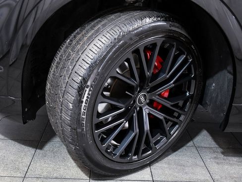 Used 2024 Audi SQ8 Prestige w/ Prestige Package image 7