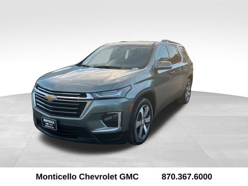Used 2023 Chevrolet Traverse LT w/ LT Premium Package image 7