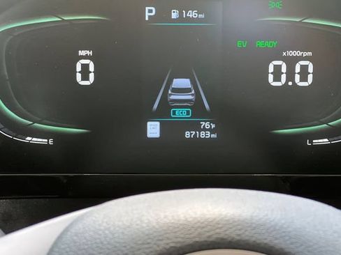 Used 2023 Kia Sportage LX AWD/4WD image 32
