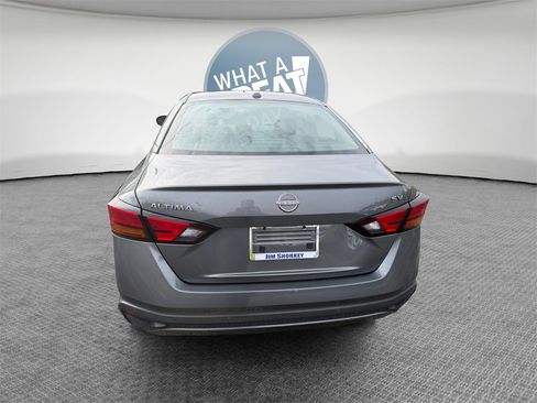 Used 2024 Nissan Altima 2.5 SV image 25