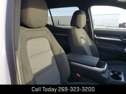 New 2025 GMC Terrain Elevation image 28