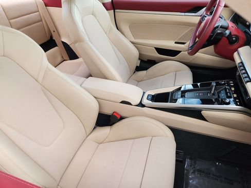 Used 2021 Porsche 911 Targa 4S Heritage Design image 17