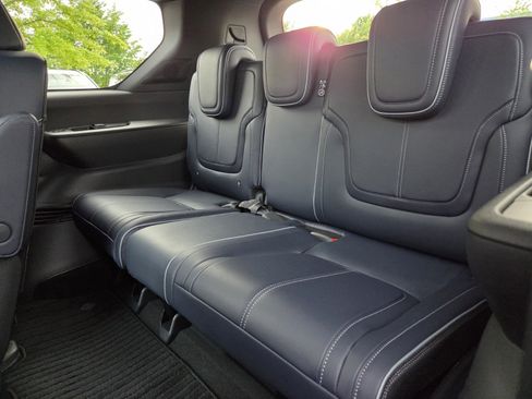 New 2026 INFINITI QX80 4WD image 11