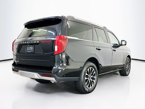 Used 2025 Ford Expedition Platinum AWD/4WD image 9