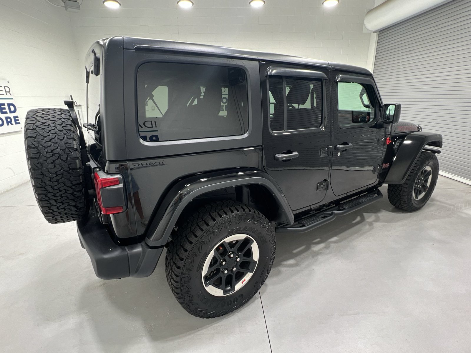 Used 2022 Jeep Wrangler Unlimited Rubicon w/ Steel Bumper Group AWD/4WD image 8