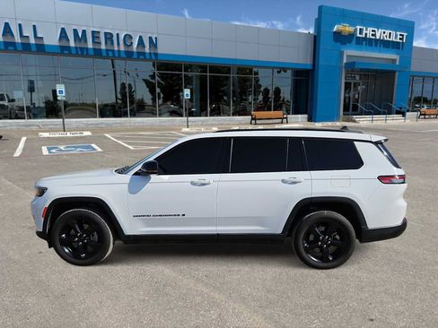 Used 2022 Jeep Grand Cherokee L Limited w/ Black Appearance Package RWD image 5