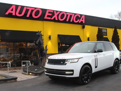 Used 2024 Land Rover Range Rover SE image 1