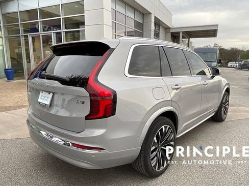 Certified 2025 Volvo XC90 B5 Plus image 8