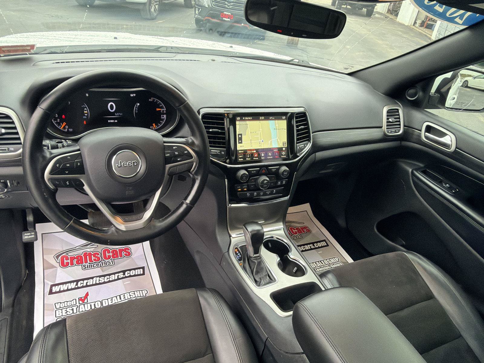 Used 2020 Jeep Grand Cherokee Altitude AWD/4WD image 12