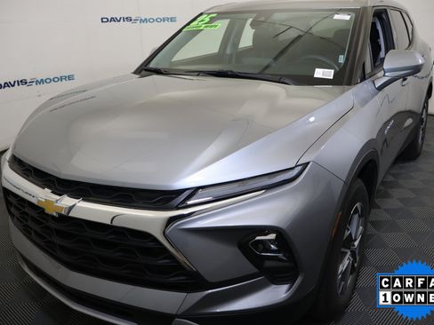 Used 2025 Chevrolet Blazer LT FWD image 12