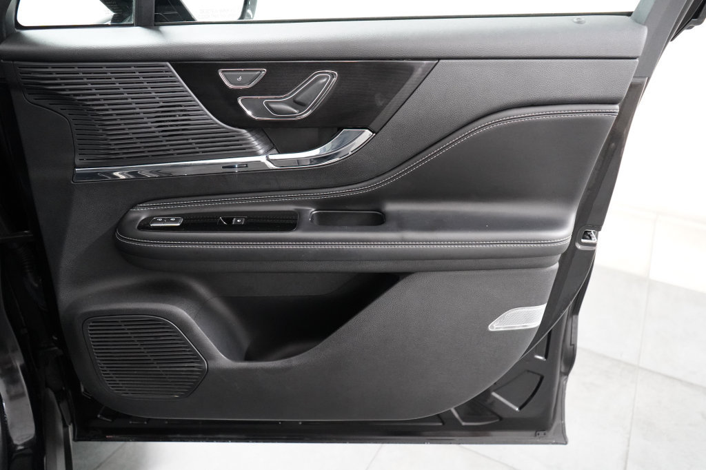 Used 2020 Lincoln Corsair AWD image 29