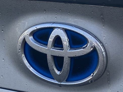 Used 2021 Toyota Camry SE image 4