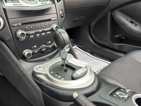 Used 2010 Nissan 370Z Touring w/ Sport Pkg RWD image 21