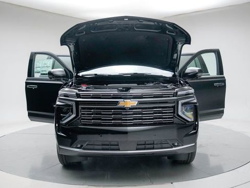 New 2026 Chevrolet Suburban High Country AWD/4WD image 17