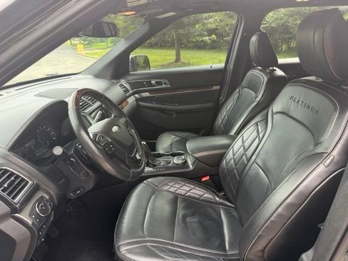 Used 2018 Ford Explorer Platinum AWD/4WD image 15