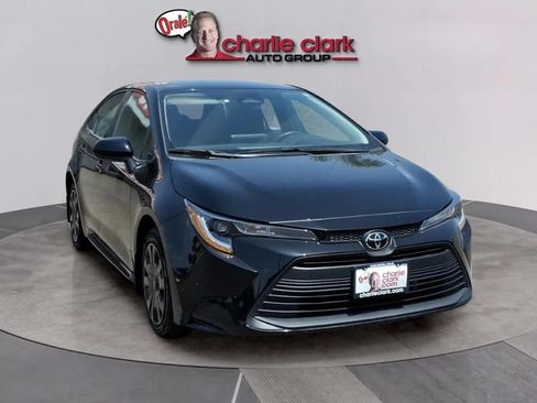 Used 2025 Toyota Corolla LE FWD image 7