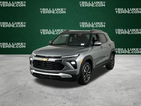 Used 2025 Chevrolet TrailBlazer LT image 3