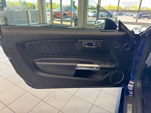 Used 2015 Ford Mustang GT Premium RWD image 13