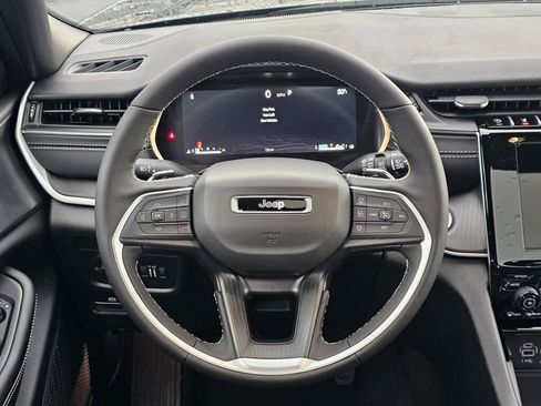 New 2025 Jeep Grand Cherokee L Altitude image 18