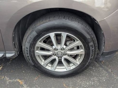 Used 2014 Nissan Pathfinder S AWD/4WD image 11