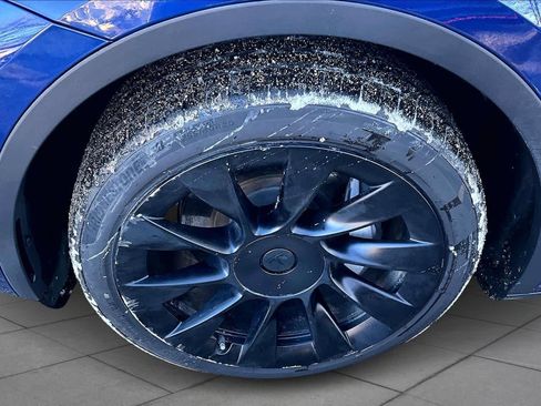 Used 2021 Tesla Model Y Long Range image 10