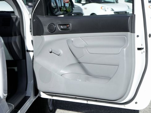 Used 2012 Toyota Tacoma 2WD Regular Cab image 29