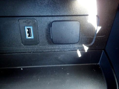 Used 2019 Ford Escape SE image 23