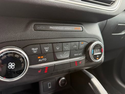 Certified 2020 Ford Escape SE FWD image 19