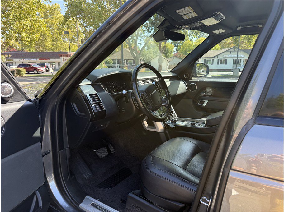 Used 2019 Land Rover Range Rover Supercharged AWD/4WD image 9