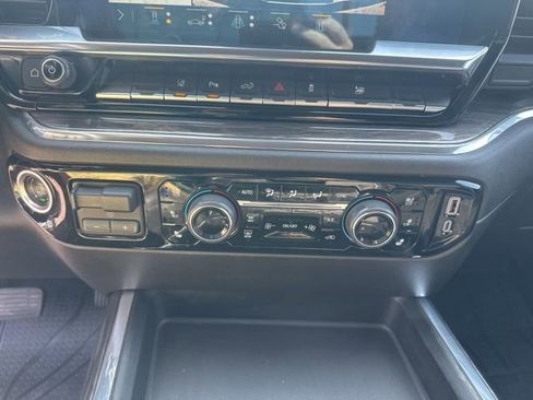 Used 2025 Chevrolet Silverado 2500 LTZ w/ LTZ Convenience Package image 25