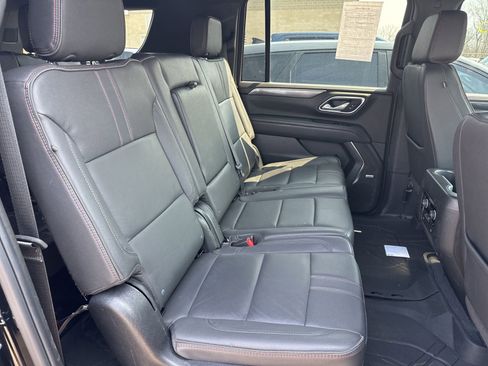 Used 2023 Chevrolet Suburban RST w/ Luxury Package image 5