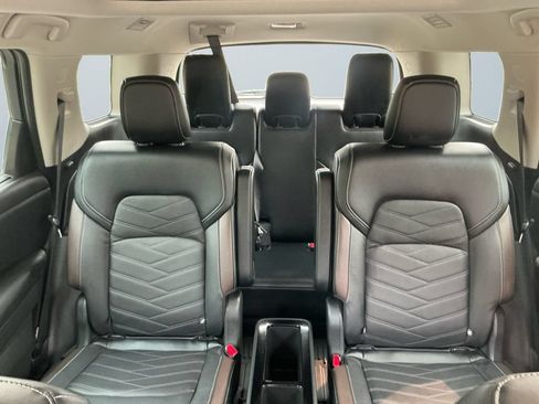 Used 2023 Nissan Pathfinder Platinum AWD/4WD image 14