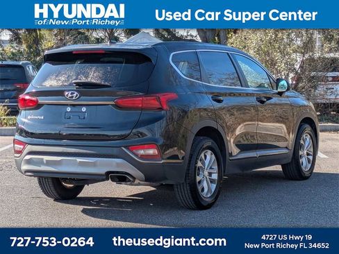 Used 2019 Hyundai Santa Fe SE w/ Cargo Package image 5