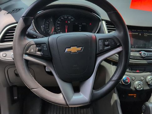Used 2018 Chevrolet Trax LT w/ LT Convenience Package AWD/4WD image 19