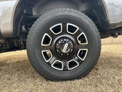 New 2025 Ford F350 Platinum w/ FX4 Off-Road Package image 19