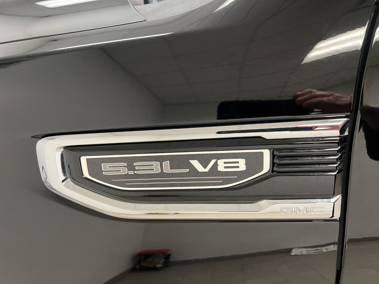 Used 2025 GMC Sierra 1500 SLT AWD/4WD image 32