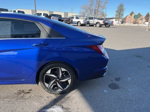 Used 2023 Hyundai Elantra Limited image 9