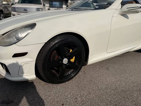 Used 2011 Mercedes-Benz SLK 300 image 14