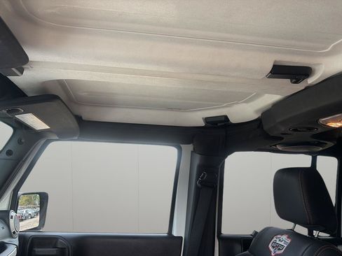 Used 2012 Jeep Wrangler Unlimited Sahara AWD/4WD image 20