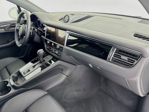 New 2026 Porsche Macan S image 31