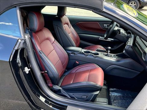 Used 2025 Ford Mustang GT Premium w/ GT Performance Package RWD image 11