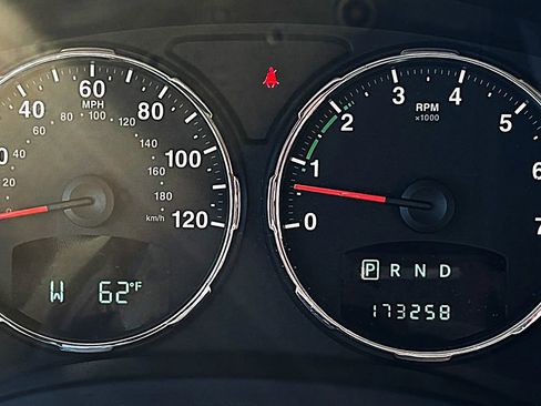 Used 2012 Jeep Liberty Sport image 18