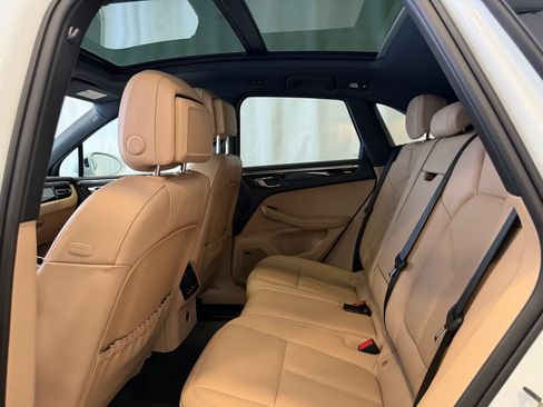 Certified 2026 Porsche Macan AWD/4WD image 24