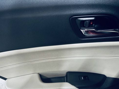 Used 2017 Acura ILX FWD image 32