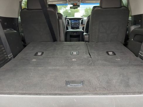 Used 2019 Cadillac Escalade Luxury image 12