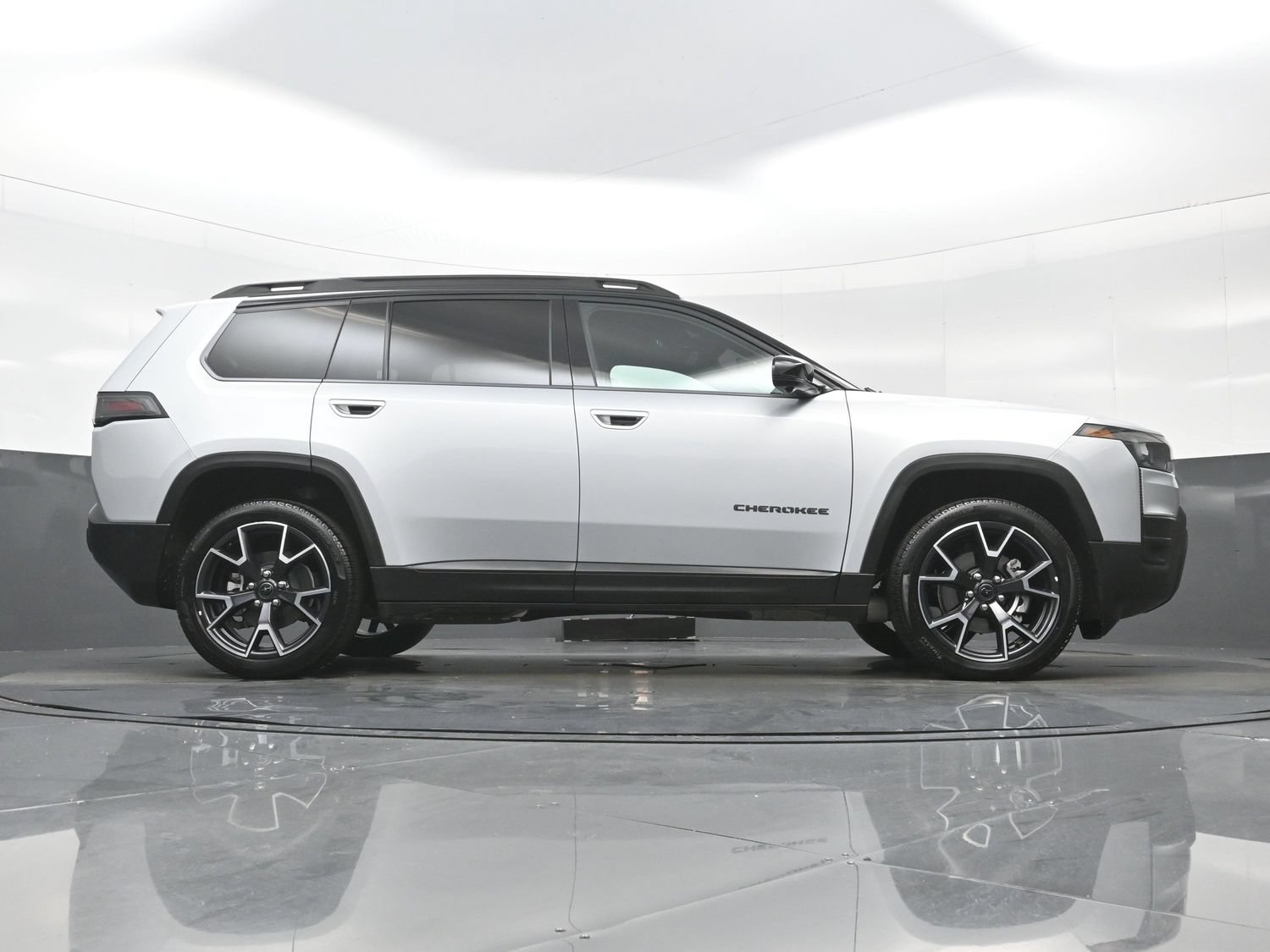 Used 2026 Jeep Cherokee Overland w/ Advanced Pro Tech Group AWD/4WD image 36