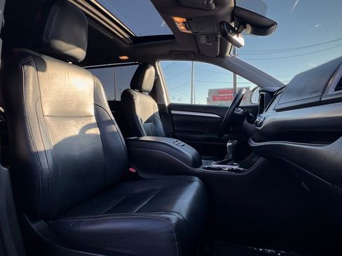 Used 2018 Toyota Highlander XLE image 33