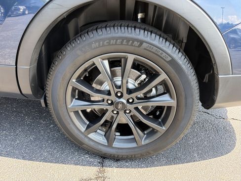 Used 2017 Ford Explorer XLT w/ Equipment Group 202A FWD image 21