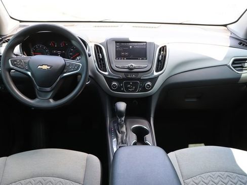 Used 2023 Chevrolet Equinox LS FWD image 17